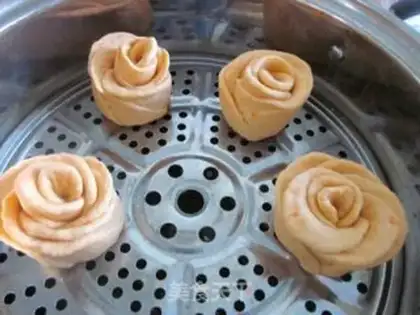 Make Carrot rose rolls step 13