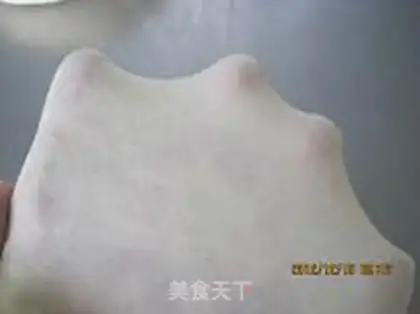 Make The horns of the bull are the bread step 1
