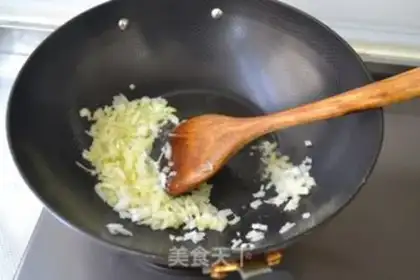 Make Black pepper beef fried rice step 1