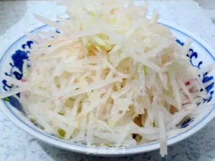 Make Arctic shrimp meatball radish pan step 1