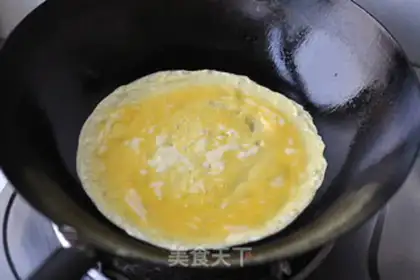 Make Fried eggs for cranberry step 3