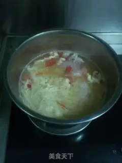 Make Tomato egg noodles step 0