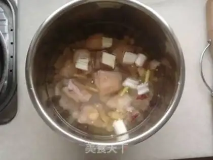 Make ♪ Cricket burning pigs