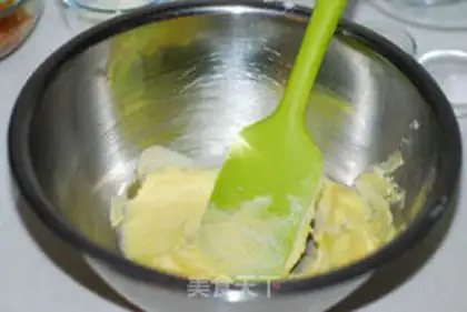 Make Apple dregs, crayons step 2