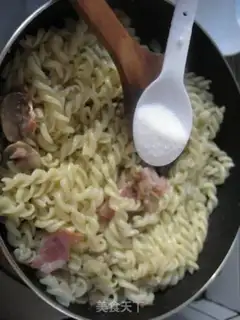 Make Butter bacon pasta step 18