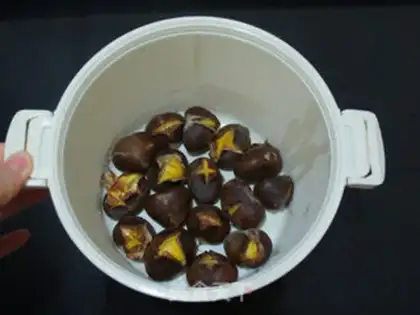 Make Tea and chestnut step 4