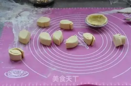 Make Red bean balls step 4