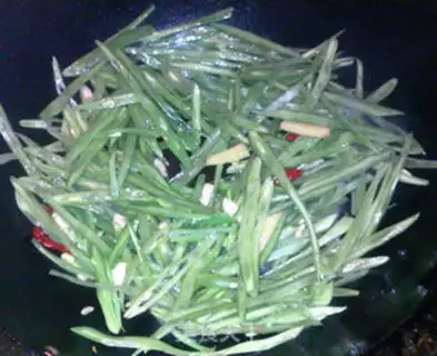 Make Spicy garlic for beans step 4