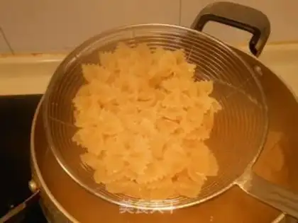 Make Shrimp cream pasta step 5