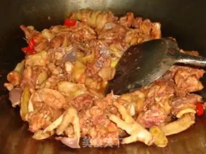 Make A chicken with a pair of mushrooms step 3