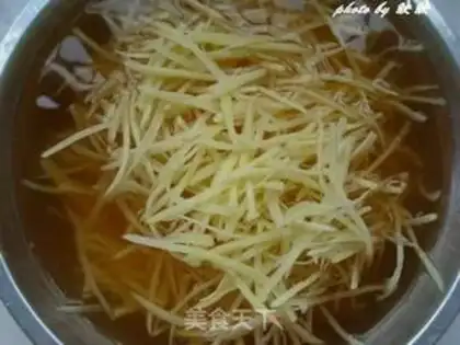 Make Sand tea, potatoes, fried meat step 0