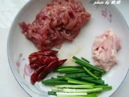 Make Sand tea, potatoes, fried meat step 1