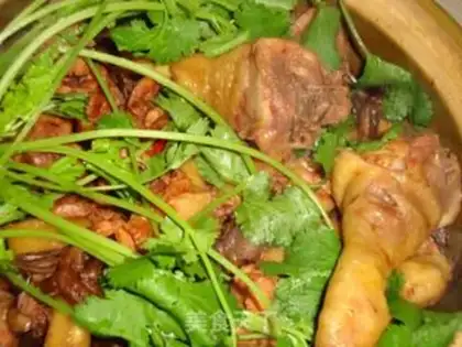 Make A chicken with a pair of mushrooms step 7