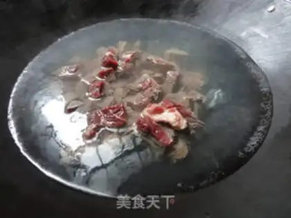 Make Red beef noodles step 2