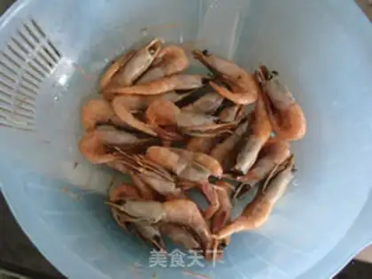 Make Sweet shrimp congee step 0