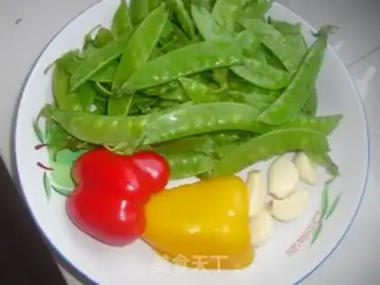 Make Garlic Dutch beans step 0