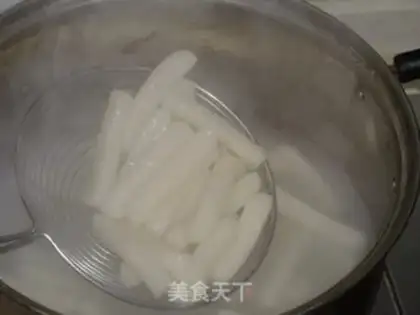 Make Cinnamon flower cake step 1