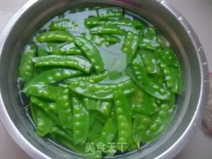 Make Garlic Dutch beans step 2