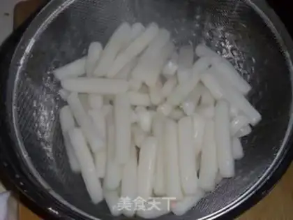 Make Cinnamon flower cake step 2