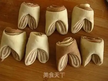 Make Two pig hooves step 11