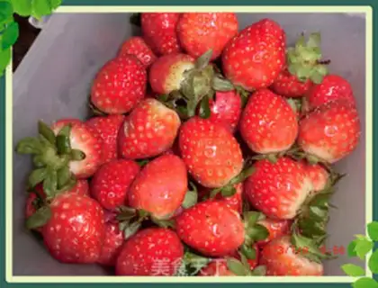 Make Strawberry walnut pie step 5