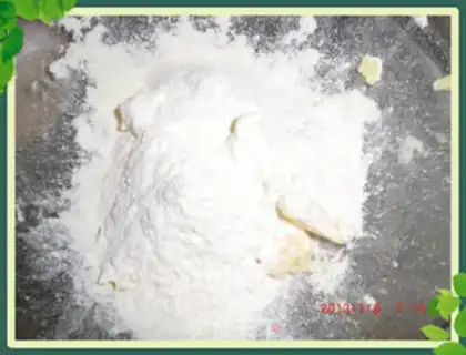 Make Strawberry walnut pie step 16