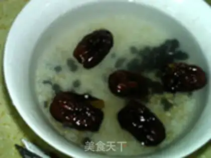 Make Black bean wheat porridge step 4