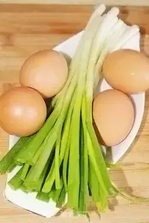 Make Silverfish fried eggs step 1