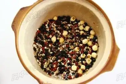 Make Five grains of porridge step 1
