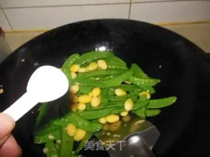 Make White fruit, Dutch beans step 8