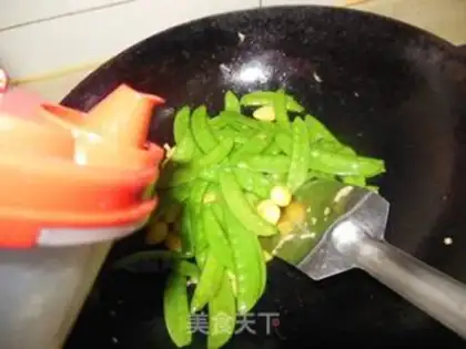 Make White fruit, Dutch beans step 9