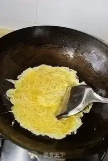 Make Silverfish fried eggs step 7