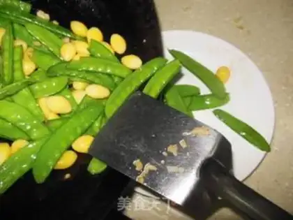 Make White fruit, Dutch beans step 10
