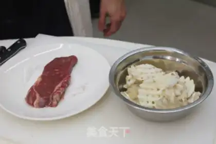 Make Fried black pepper steak step 0