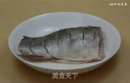 Make Onions of sea bass step 0