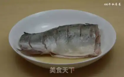 Make Onions of sea bass step 1