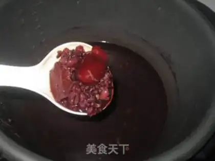 Make Black rice, red bean date congee step 4