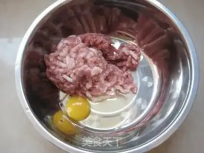 Make Bone soup, lion-head hotpot step 0