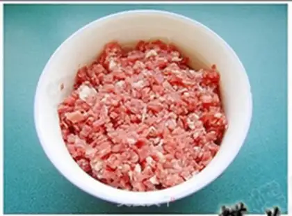 Make radish pork powdered fried balls step 0