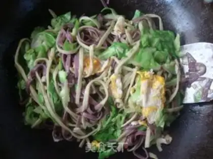 Make Eggs and noodles step 8