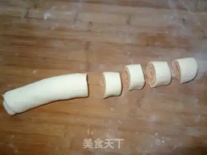 Make A gyro-coloured crotch step 7