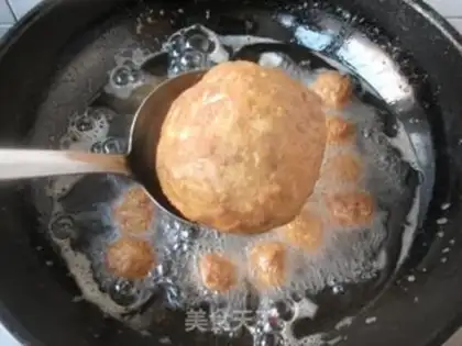 Make Bone soup, lion-head hotpot step 7