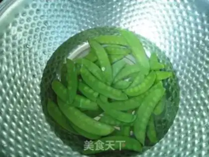 Make The Dutch beans step 1