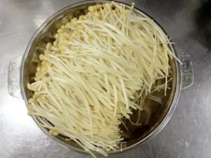 Make Vanilla oil, mushrooms step 1