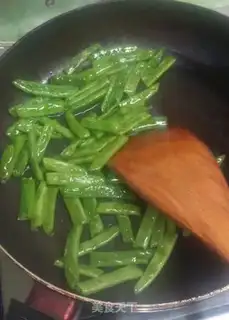 Make Snow gravy, four season beans step 3