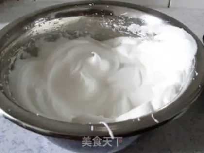 Make Strawberry birthday cake step 7