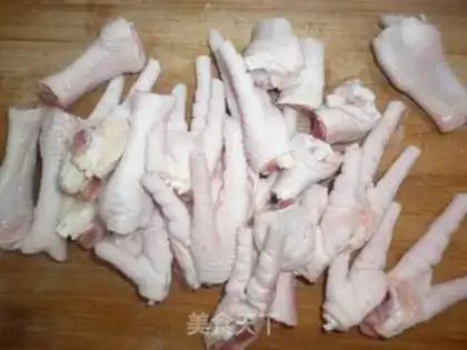 Make Hot chicken feet step 1