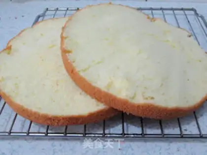 Make Strawberry birthday cake step 12