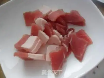 Make Garlic ham and egg fried rice step 1