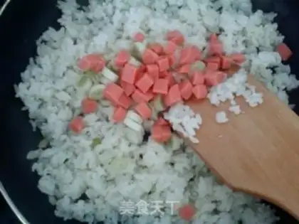 Make Garlic ham and egg fried rice step 9